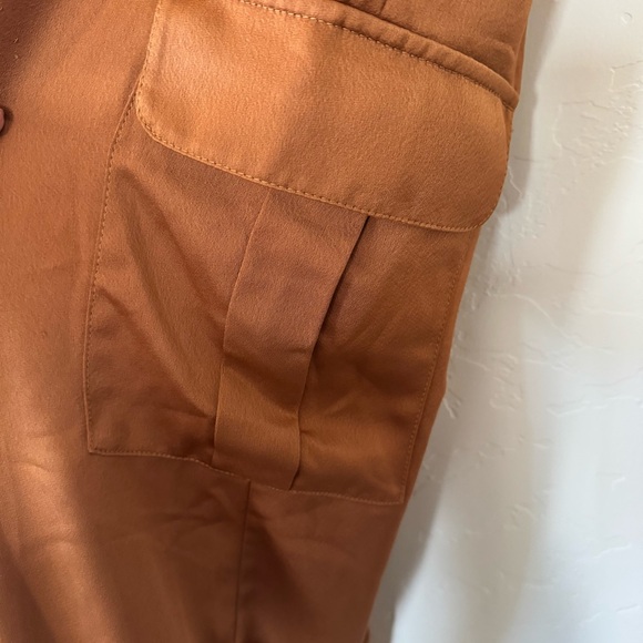 Banana Republic Bronze Cargo Joggers Size M - Picture 7 of 10